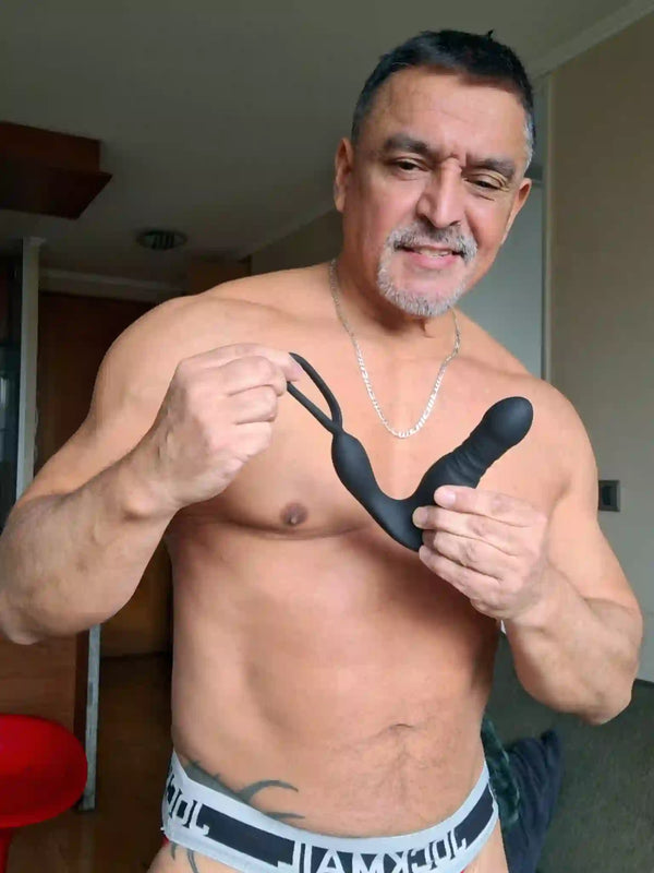 fredyisback01 with BEISAR Petalwish 2 anal vibrator showcasing product experience and vibration features